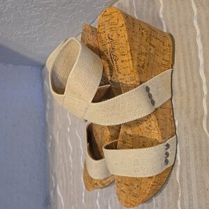 Lucky Brand Heels. 9.5 Tan cloth heels